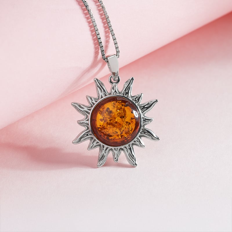 Silberner Anhänger in Form einer Sonne Mataha 150714