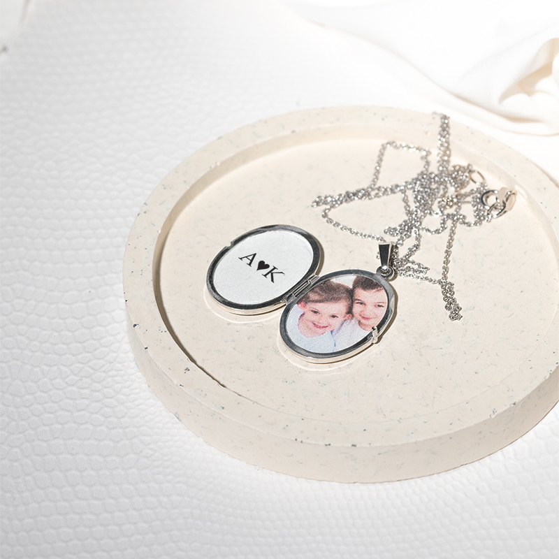 Silbernes Medaillon mit Muster zum Öffnen Basil 131727