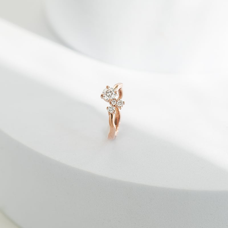 Cluster Ring mit ČGL zertifiziertem Diamanten Roche 146147