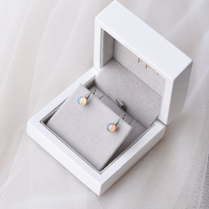 Silberne Hängeohrringe mit natürlichen Opalen Maumo 58739