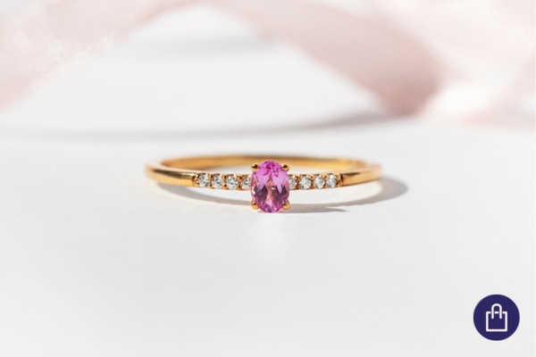 Schmuck im Zeichen des Hahns