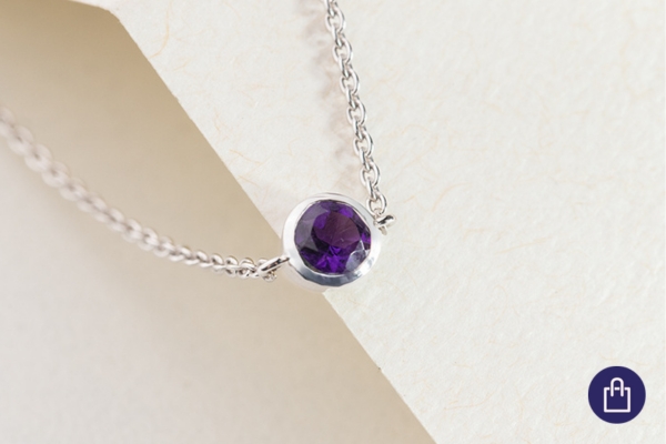 Schmuck im Zeichen des Hundes