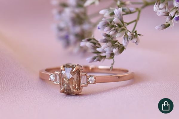 Ring mit braunem Salt-and-Pepper-Diamant