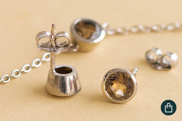 Silberne Bezel-Ohrringe mit Rauchquarz Wetty