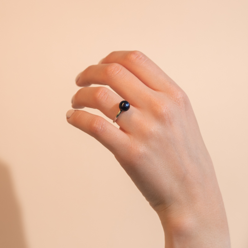 Silberner Ring mit schwarzer Perle Eleanor 104670