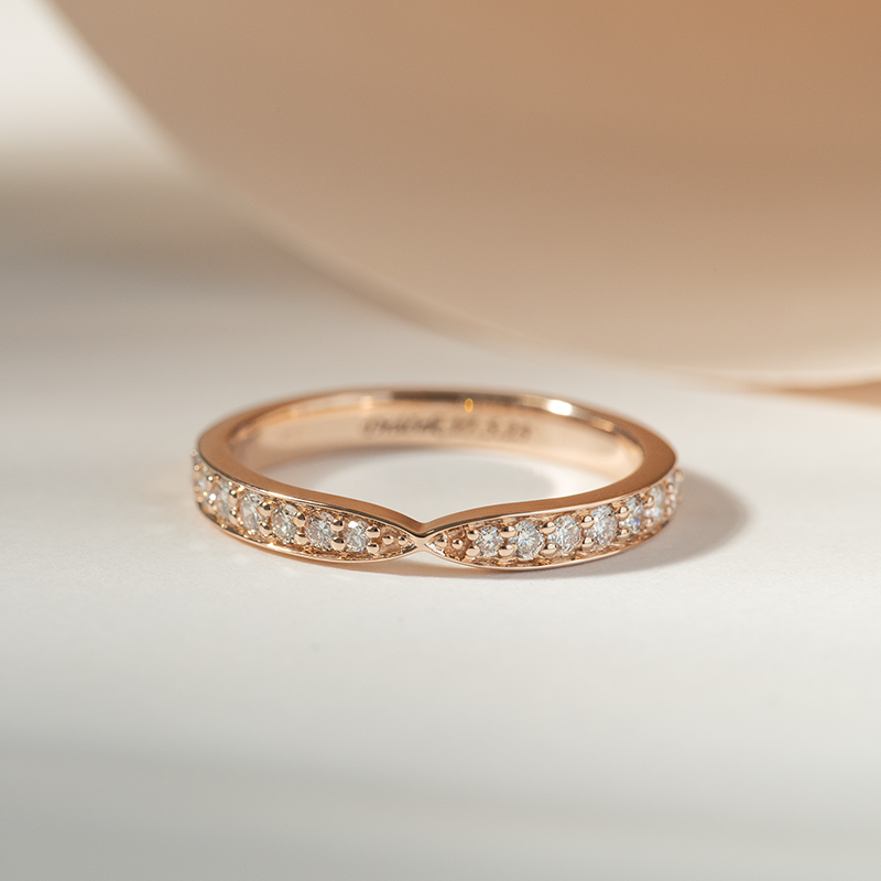 Ring aus Gold mit Diamanten halbbesetzt Turpein 120510