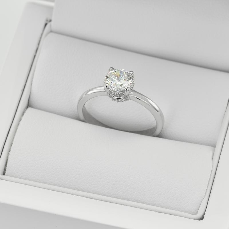 Klassischer goldener Verlobungsring mit Diamant Xela 33000