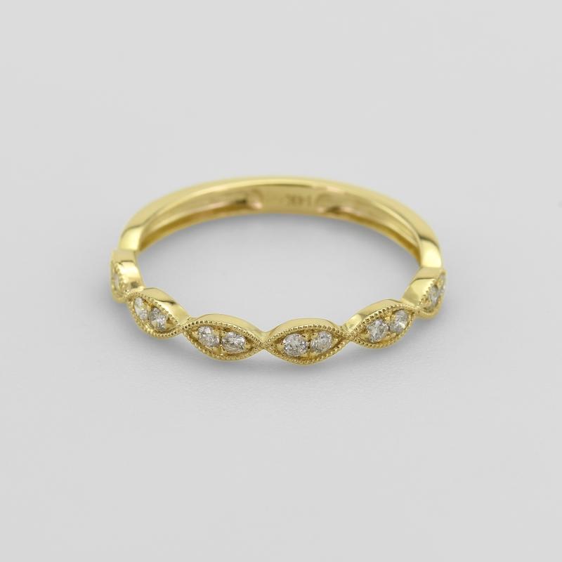 Zarter Ring aus Gold mit Diamanten halbbesetzt Talita 45560