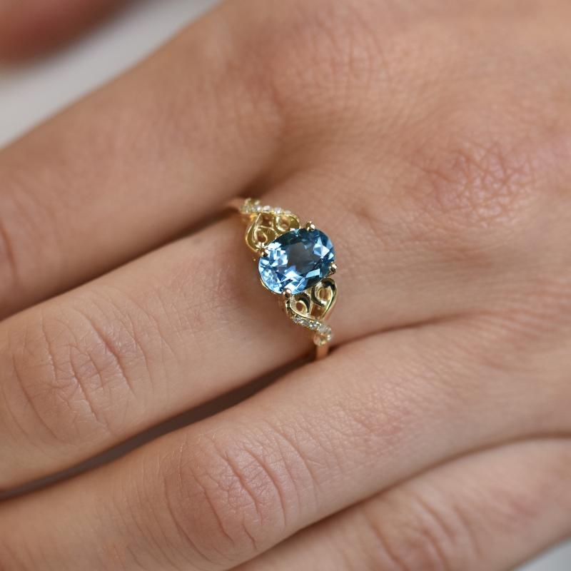 Goldring mit Blautopas und Diamanten Alanyse 46710