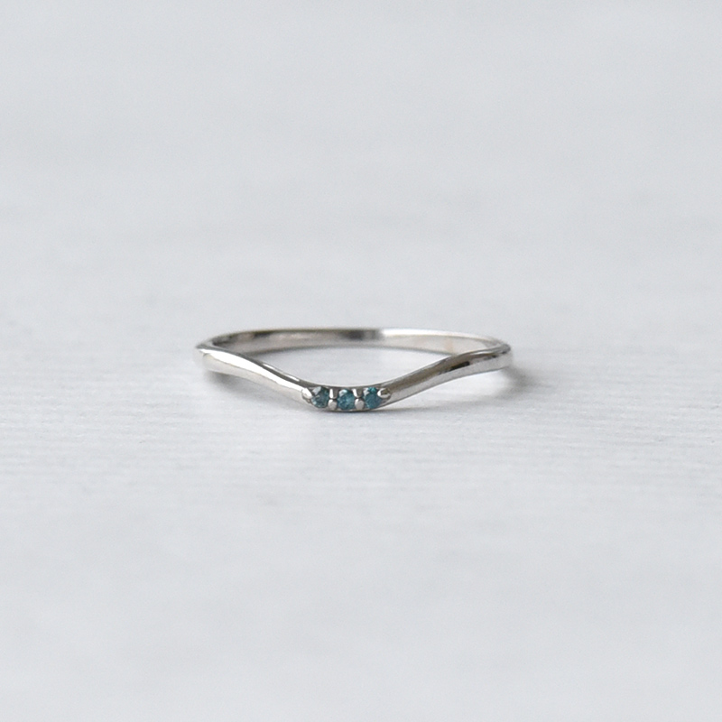 Silberner Ring mit drei blauen Diamanten Willard 73050