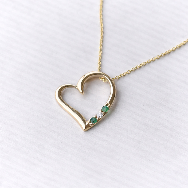 Halskette in Herz-Form aus Gold mit Smaragden und Diamant Tanish 74340