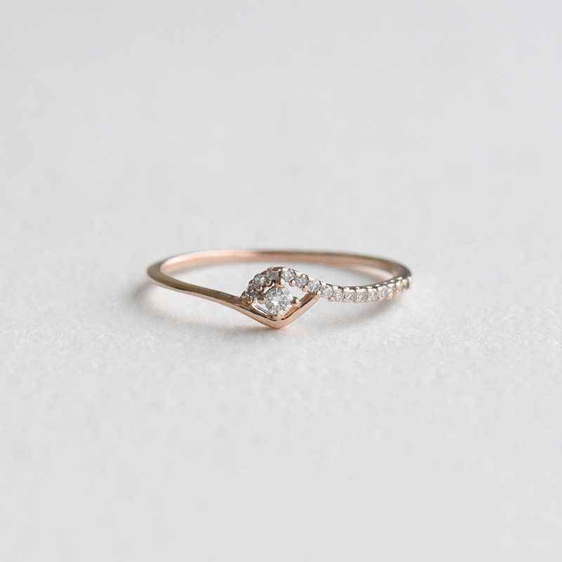 Romantischer Verlobungsring mit Diamanten Anthia 74850