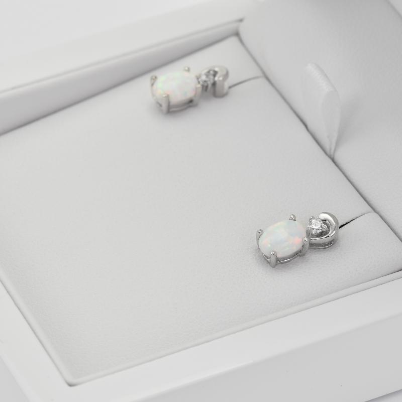 Ohrringe aus Silber mit Opalen und Zirkonia Trishanku 8310