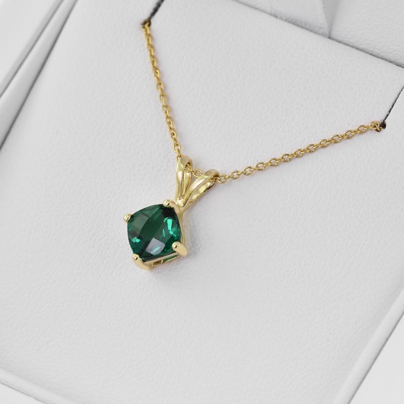 Goldene Halskette mit Smaragd in Eppi-Geschenkbox 35161