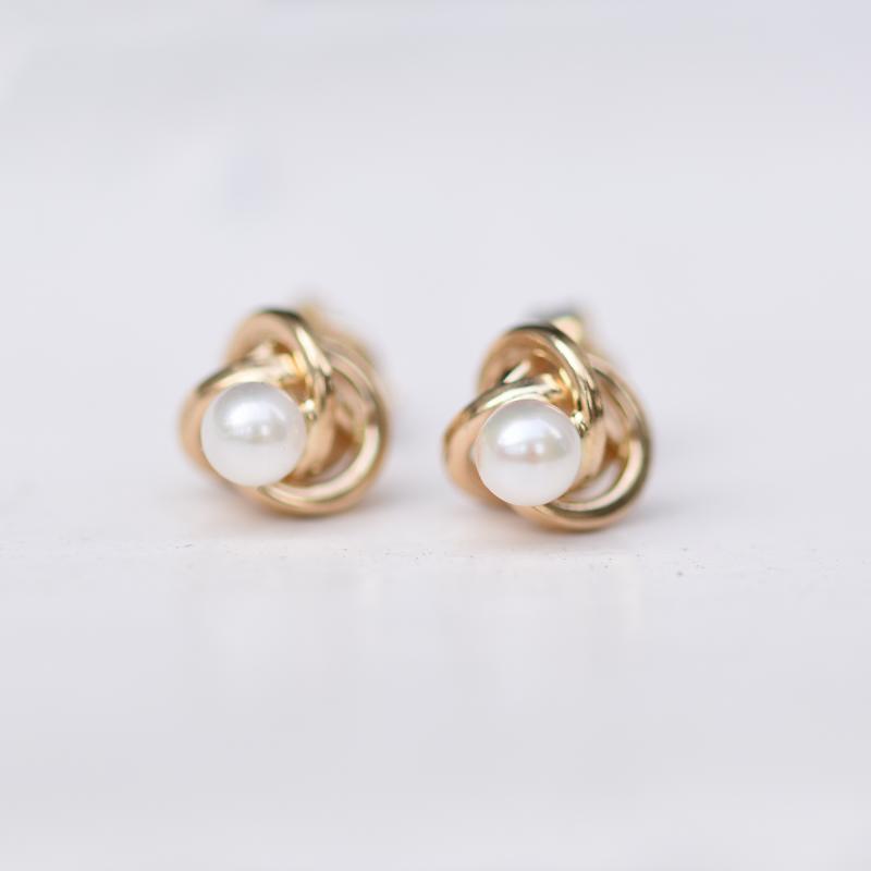 Ungewöhnliche Ohrringe aus Gold mit Perlen Chiarla 48961