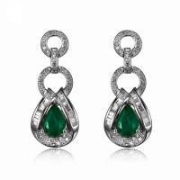 Luxuriöse Ohrringe mit Smaragden und Diamanten Edrice