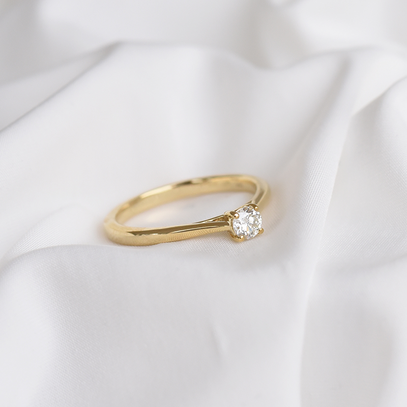 Goldener Ring mit Lab Grown Diamant und Auswahl des Karatgewichts Emilija 92081