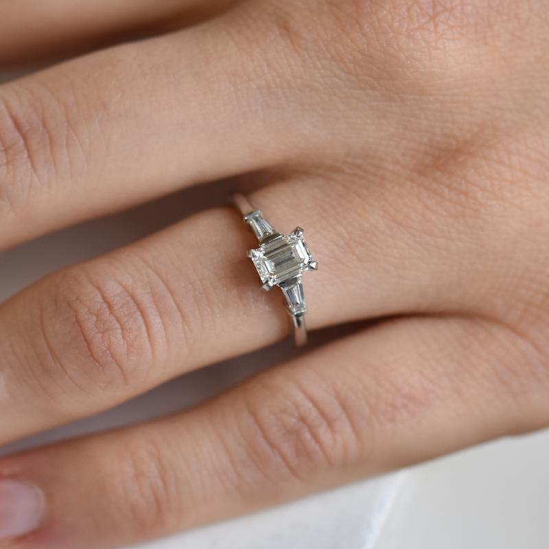 Verlobungsring mit Diamant und Baguette Diamanten Talmar 10952