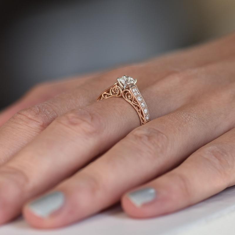 Verlobungsring im Vintage-Stil mit Moissanit und Lab Grown Diamanten Keran 36722