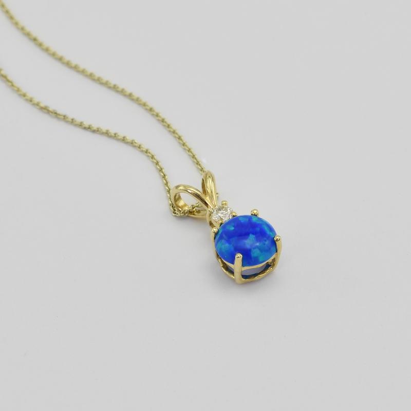 Opal Anhänger mit Diamant in Gold