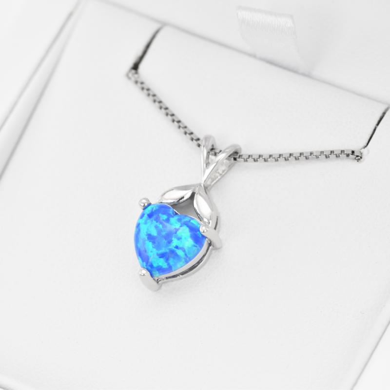 Halskette mit Opal in Form eines Herzens Zollena