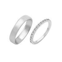 Eheringe aus Eternity-Ring mit Lab Grown Diamanten und einem breiten Komfort-Ring Driany