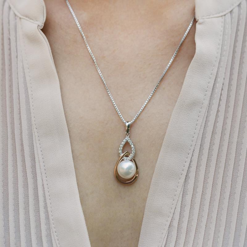 Bezaubernde silberne Halskette mit Perle Karisa