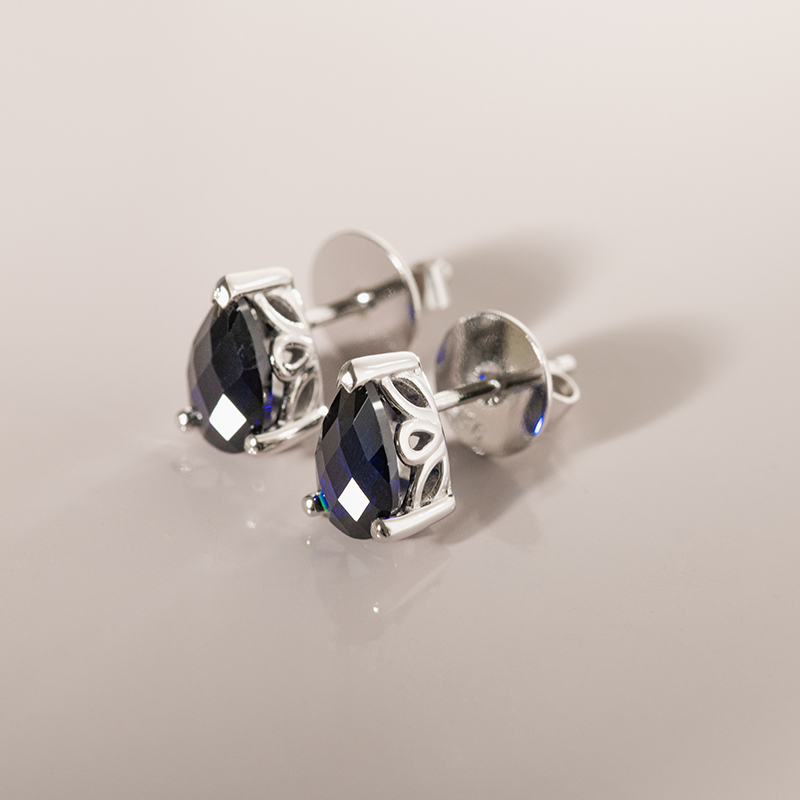 Silberne Ohrringe mit blauen Saphiren Nandika 119823