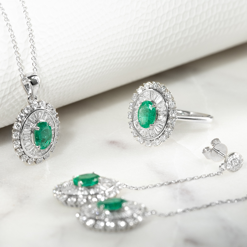 Luxuriöses Smaragd Schmuckset mit Diamanten Elyn 132103