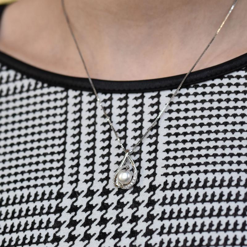 Silberne Halskette in Form einer Träne mit Perle Laodo 26483