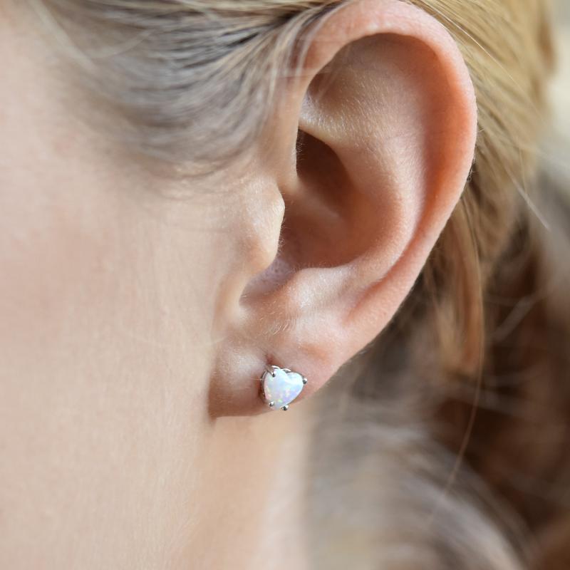 Goldene Ohrringe mit Opalen in Herzform Kaciah 27503