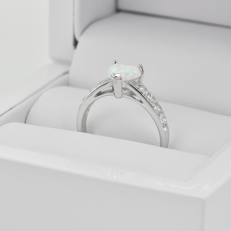 Ring mit Opal aus Silber 30463
