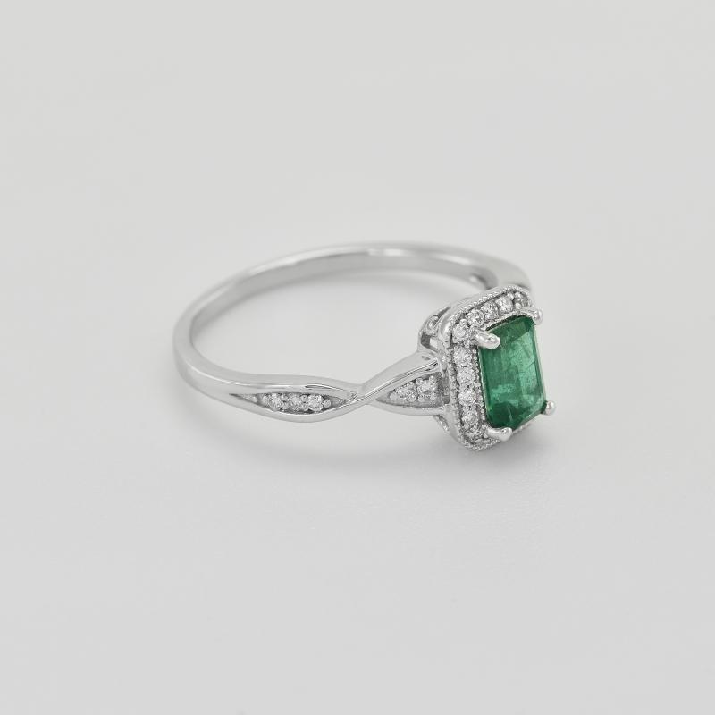 Ring mit Smaragd und Diamanten 36943