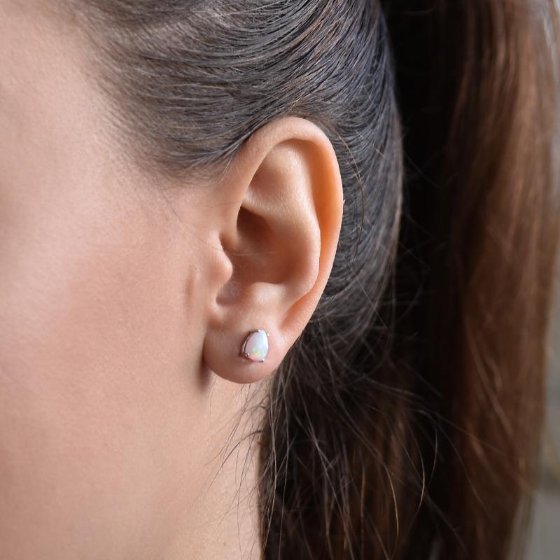 Ohrringe mit weißen Pear Opalen 38593