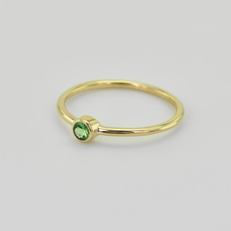 Goldener minimalistischer Ring mit Tsavorit Granat Emilien 41353