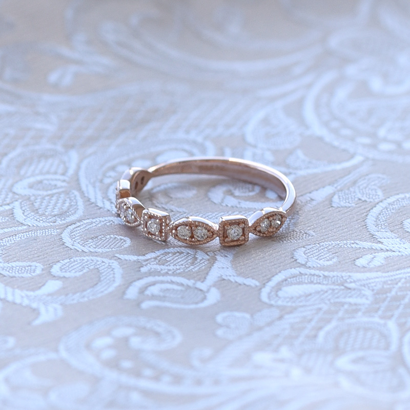 Goldener Eternity-Ring mit weißen Diamanten Hadya 69033