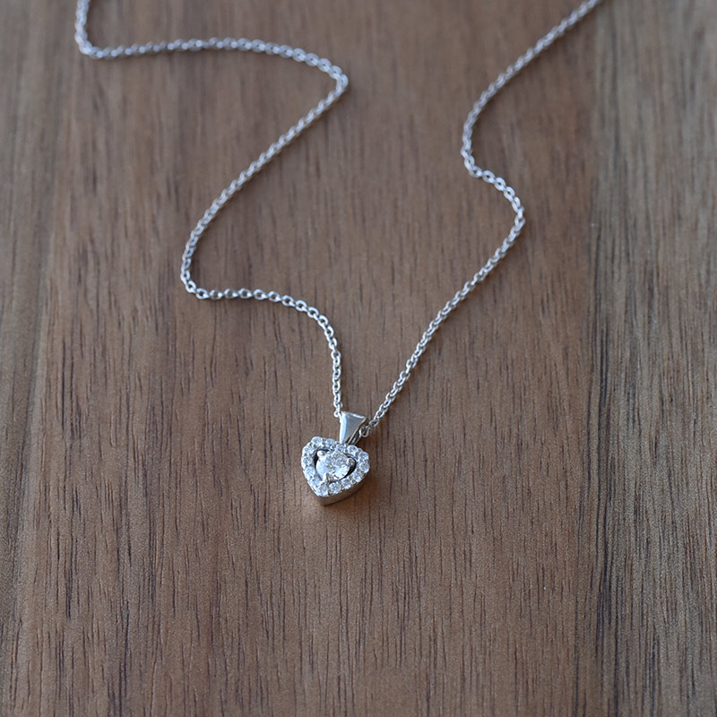 Elegante Halskette mit Diamanten-Herz im Halo-Stil Delma 73303