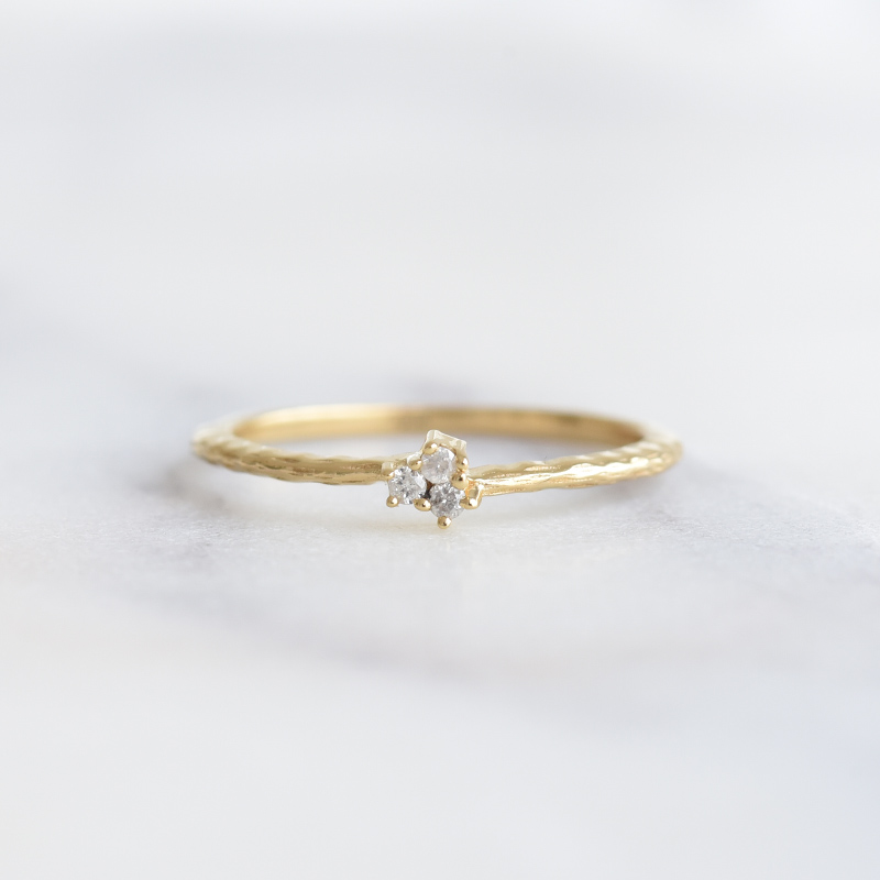 Silberner Ring mit Diamanten im Hammerschlag-Design Milan 86143