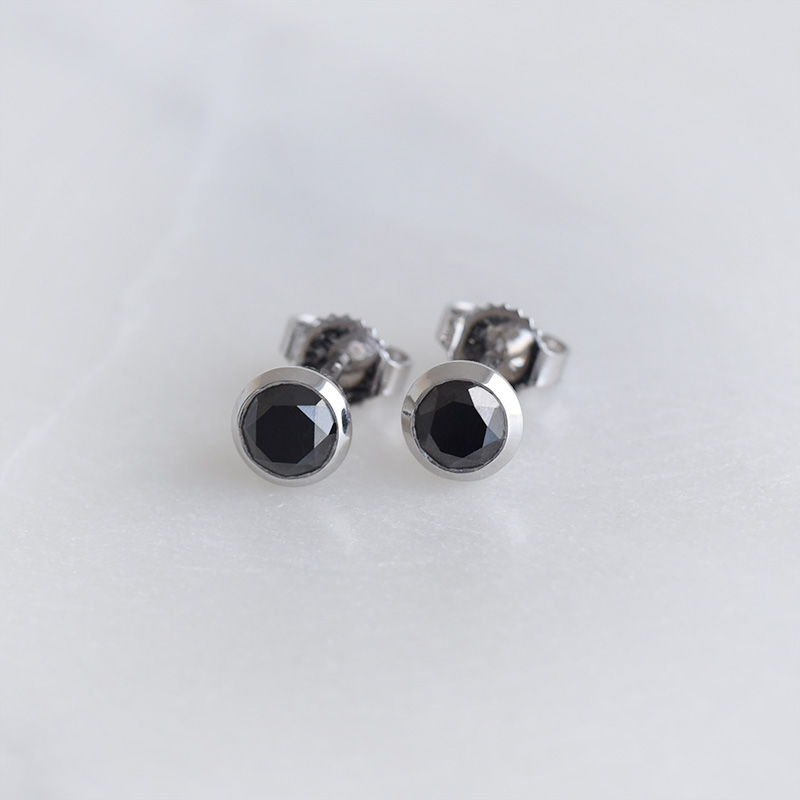 Goldene Bezel-Ohrringe mit schwarzen Diamanten Uick 89343