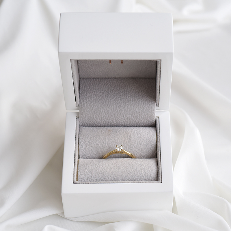 Goldener Ring mit Lab Grown Diamant und Auswahl des Karatgewichts Emilija 92083