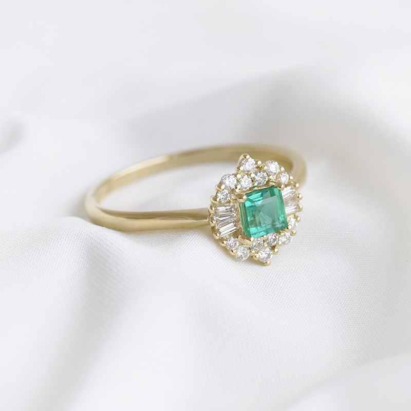 Smaragdring mit Diamanten aus Gold Chente 93453