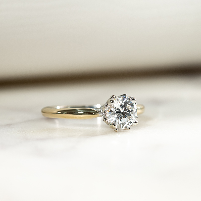 Verlobungsring mit seitlichen Diamanten Libby 132364
