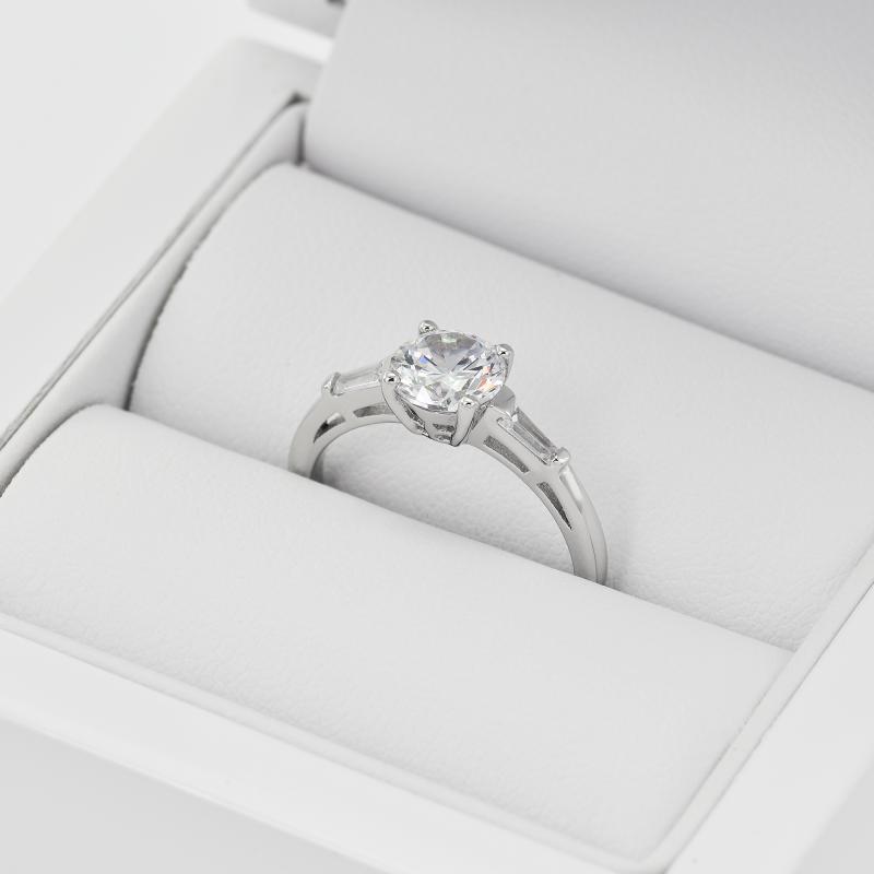 Verlobungsring mit rundem Diamanten Tamsin 28964