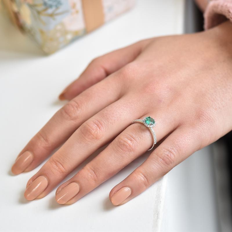 Ring aus Gold mit Smaragd und Diamanten 40344