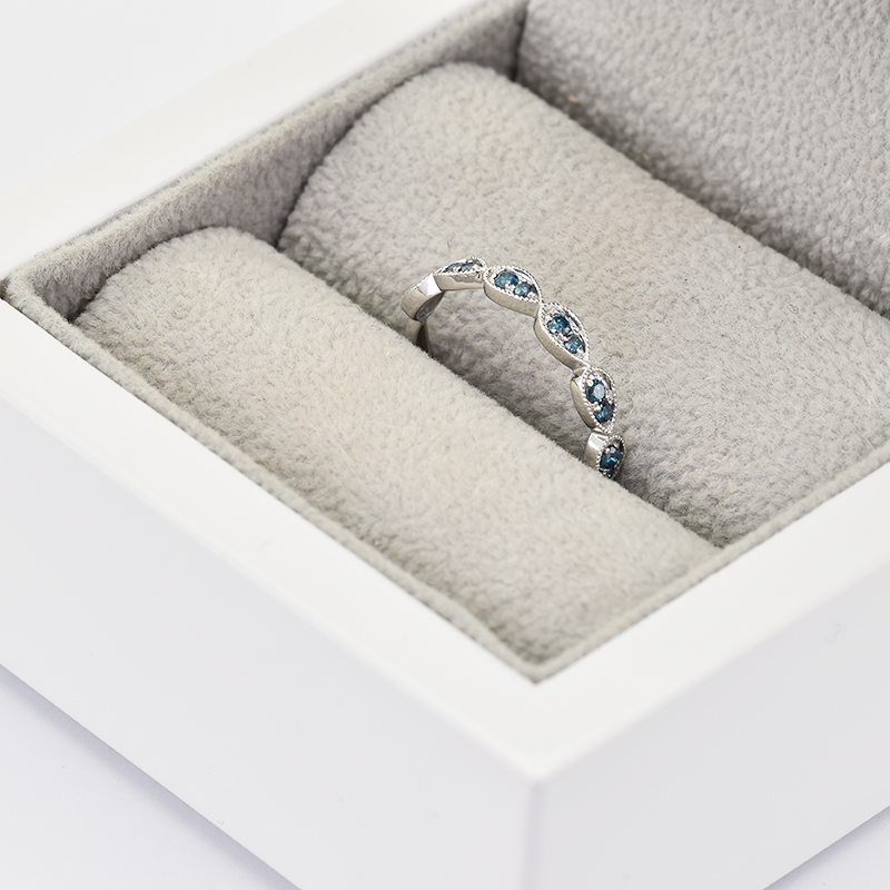 Halb-Eternity Ring mit blauen Diamanten Lacy 41114