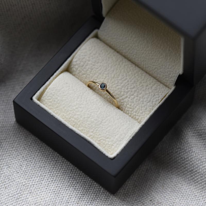 Goldener minimalistischer Ring mit London Topas Emilien 49224
