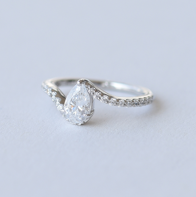 Verlobungsring mit Diamanten 61214