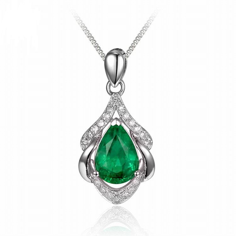 Halskette mit Smaragd und Diamanten