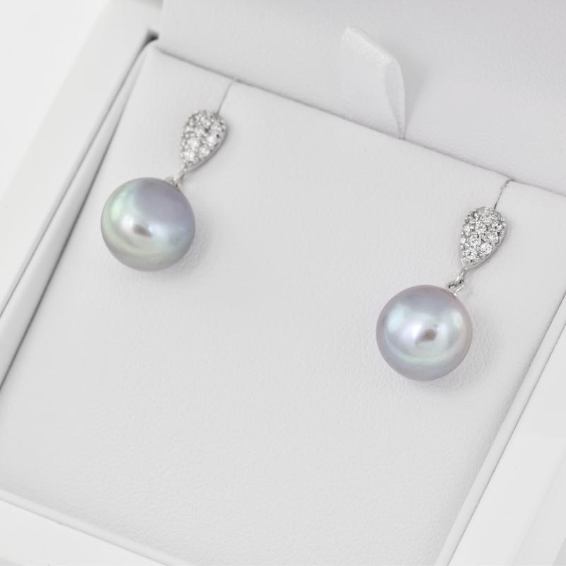 Silberne Ohrringe mit Perlen 9514