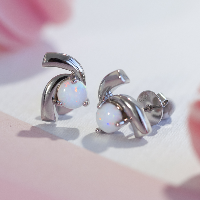 Zauberhafte silberne Ohrringe mit Opalen Labrinah 109315
